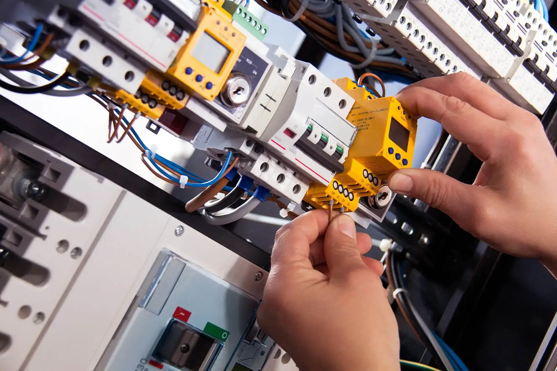 Certified electricians in Putney